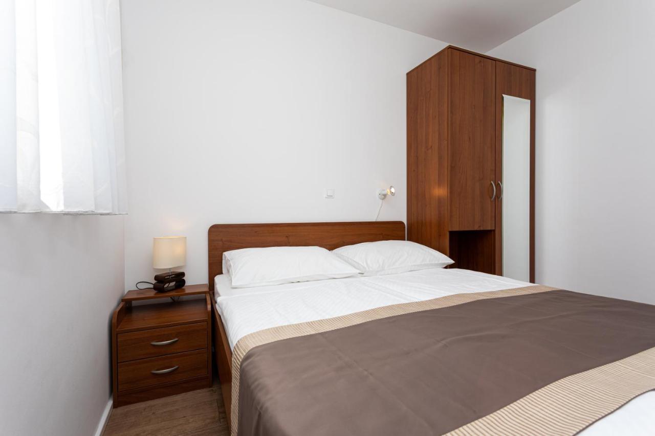 Apartments Crnekovic V Baška Extérieur photo