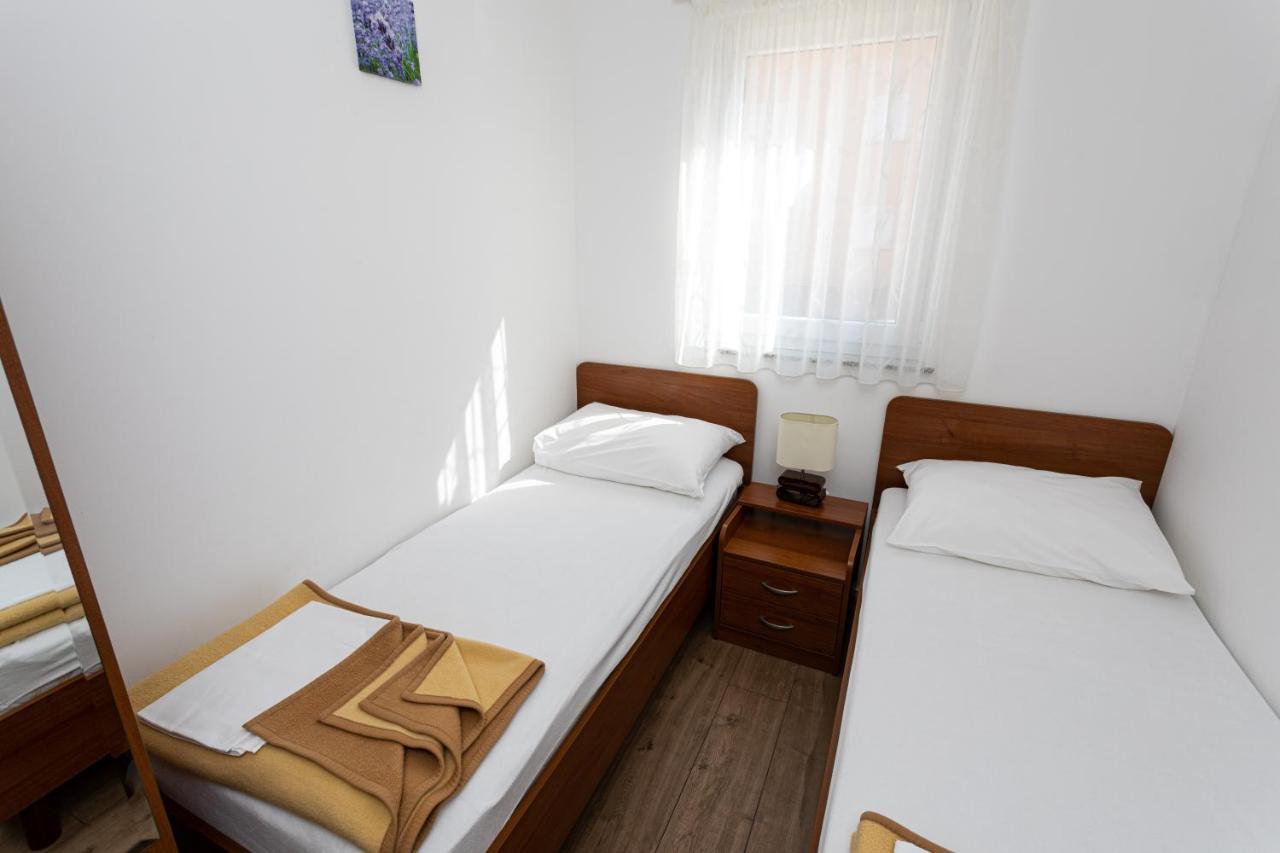 Apartments Crnekovic V Baška Extérieur photo