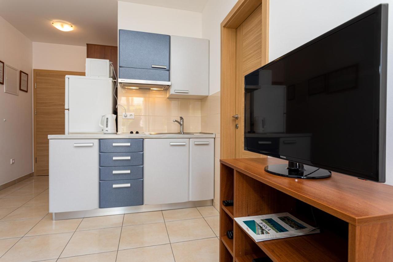 Apartments Crnekovic V Baška Extérieur photo