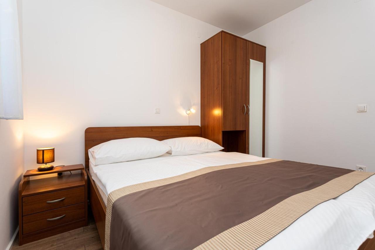 Apartments Crnekovic V Baška Extérieur photo