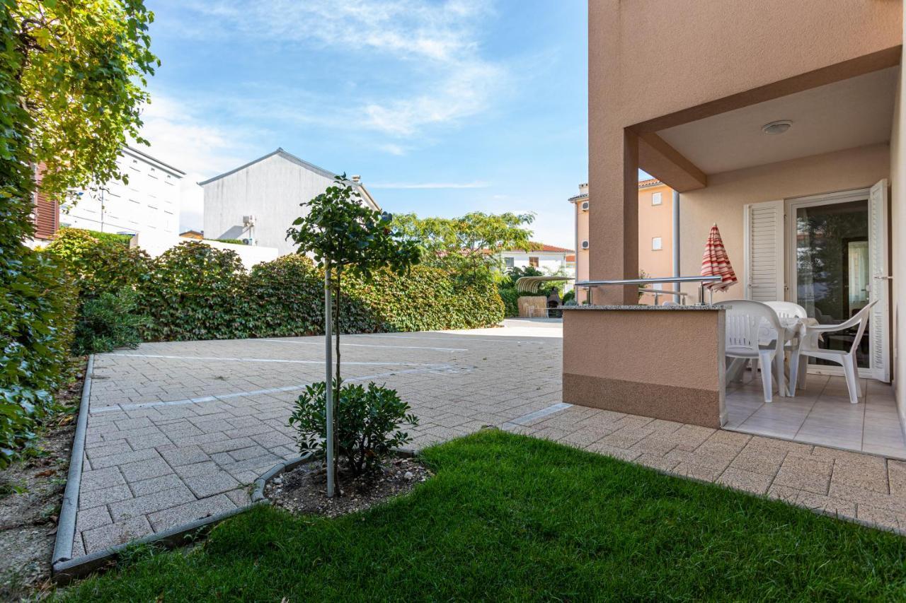 Apartments Crnekovic V Baška Extérieur photo