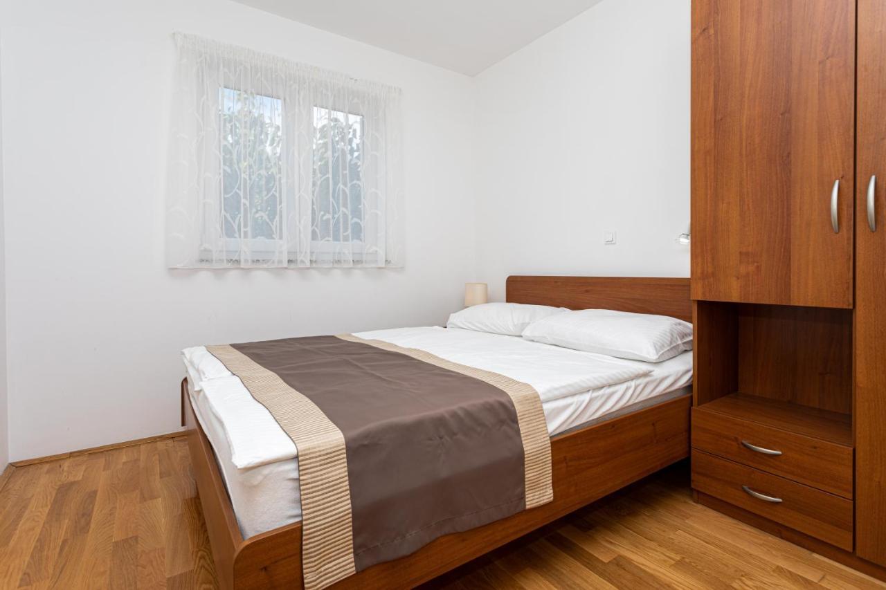 Apartments Crnekovic V Baška Extérieur photo