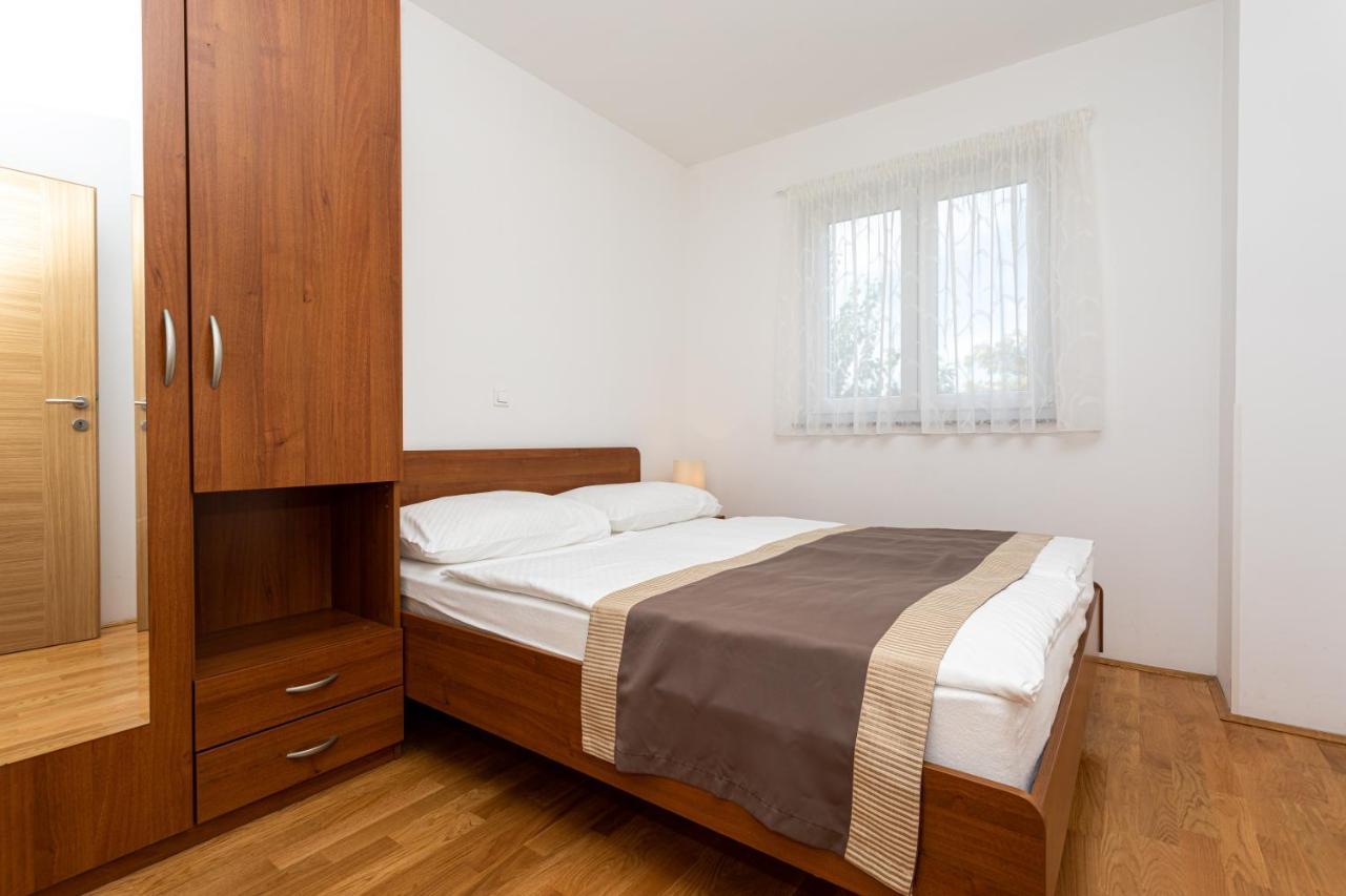 Apartments Crnekovic V Baška Extérieur photo
