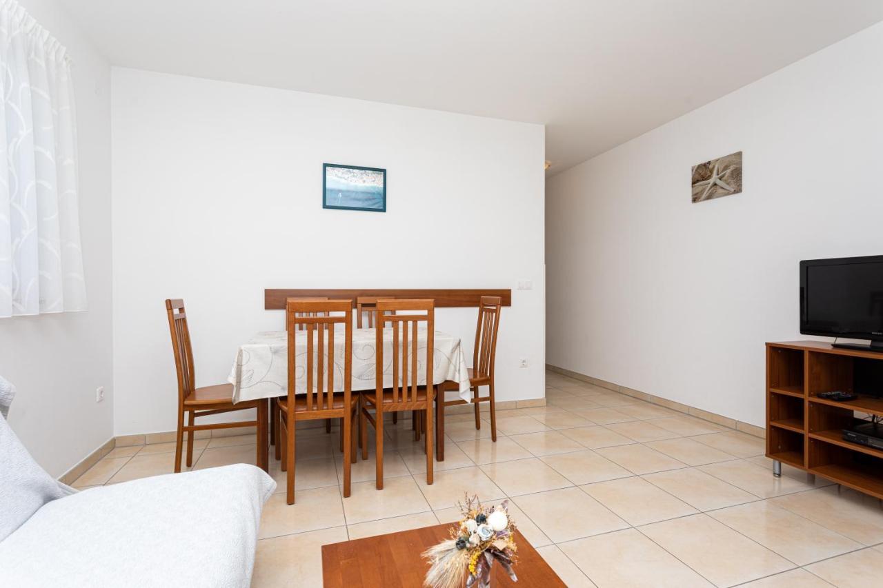 Apartments Crnekovic V Baška Extérieur photo