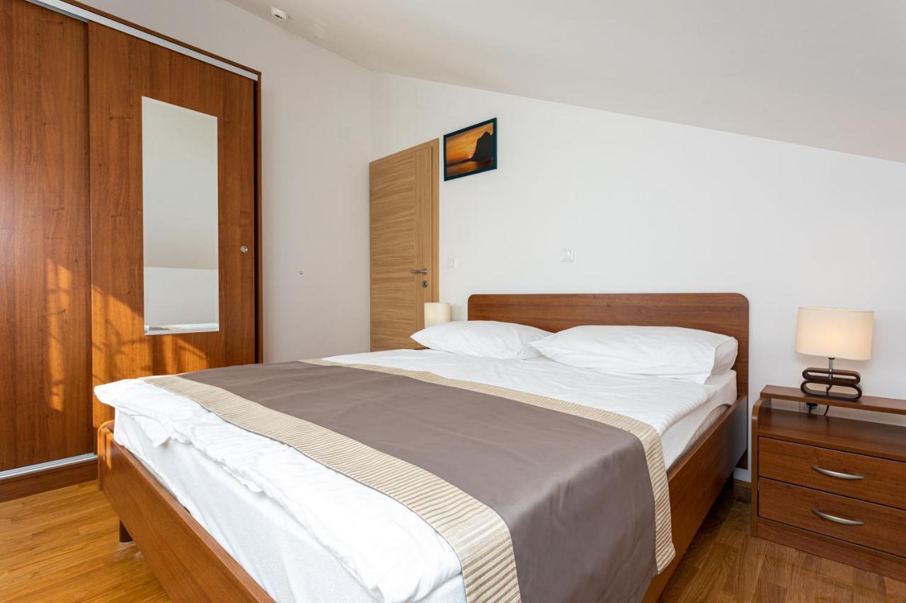 Apartments Crnekovic V Baška Extérieur photo