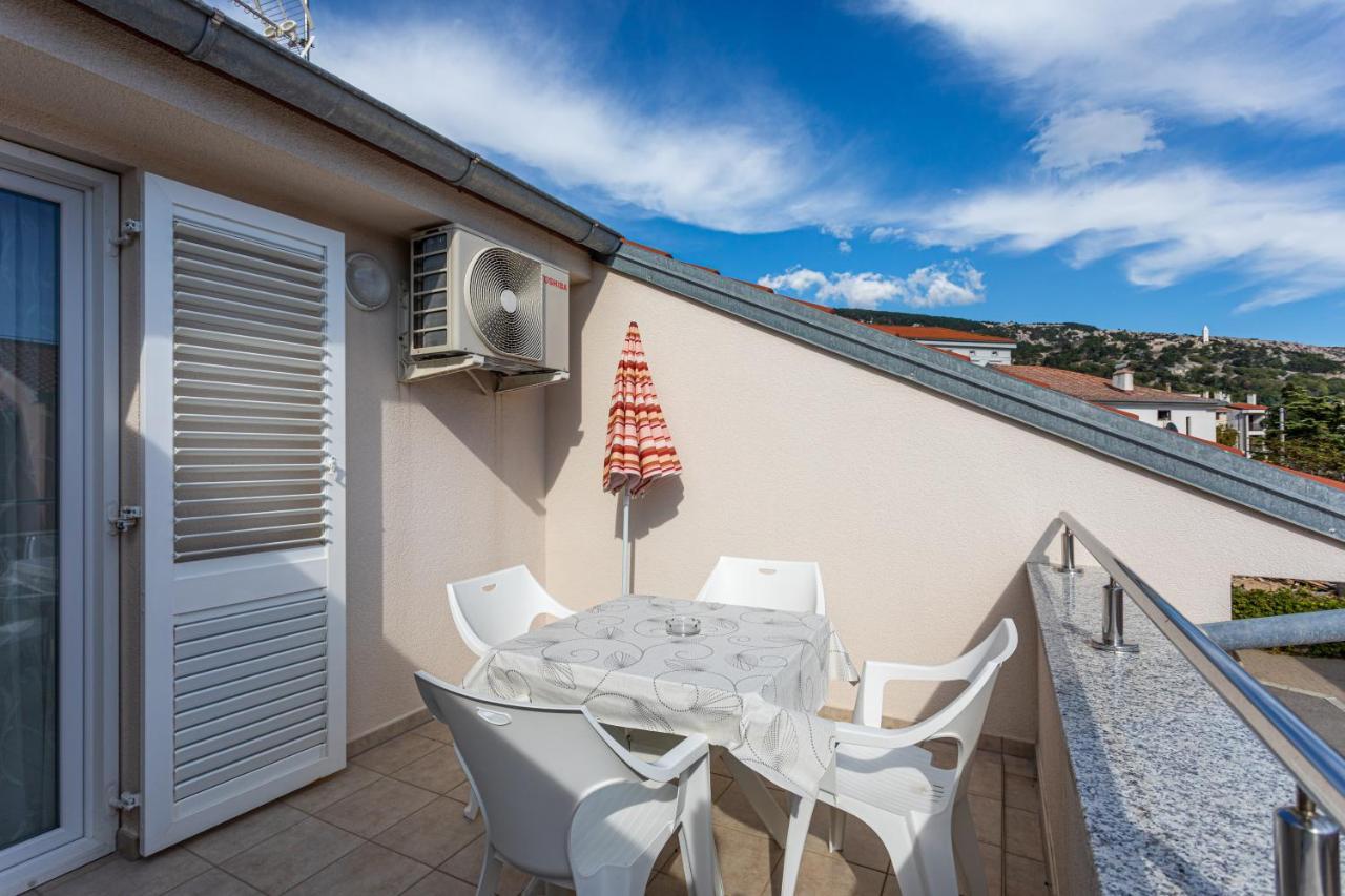 Apartments Crnekovic V Baška Extérieur photo
