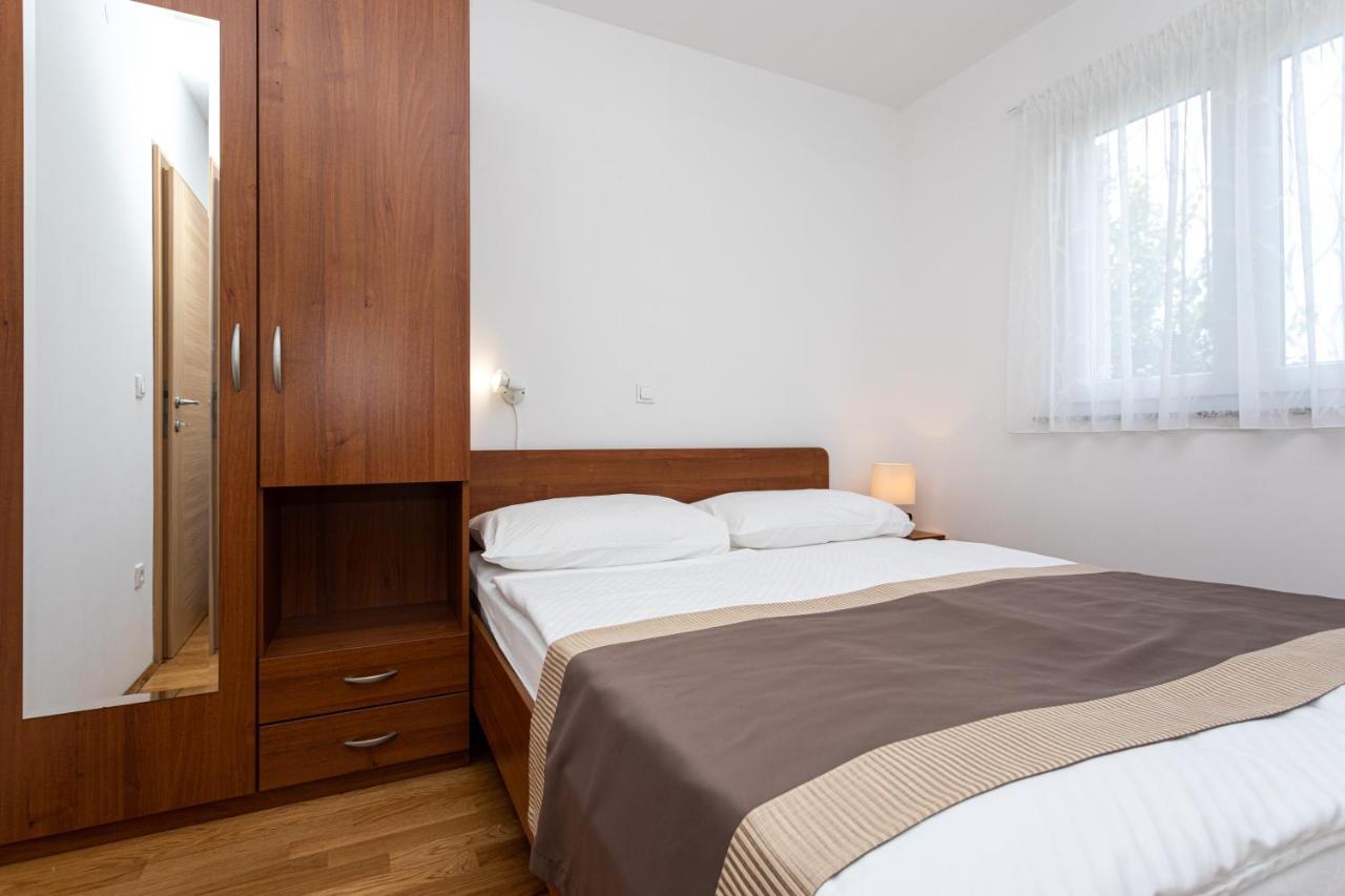 Apartments Crnekovic V Baška Extérieur photo