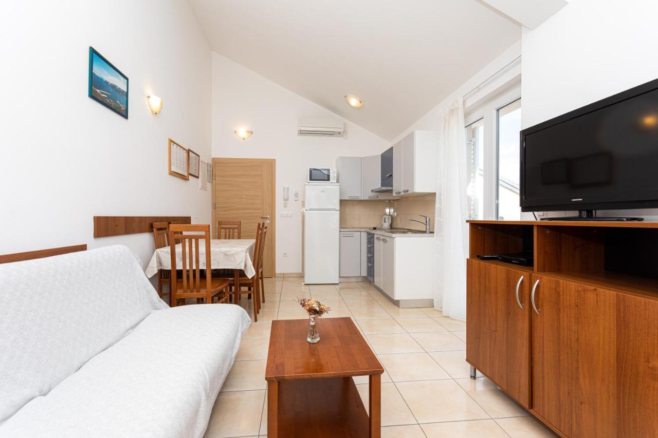 Apartments Crnekovic V Baška Extérieur photo