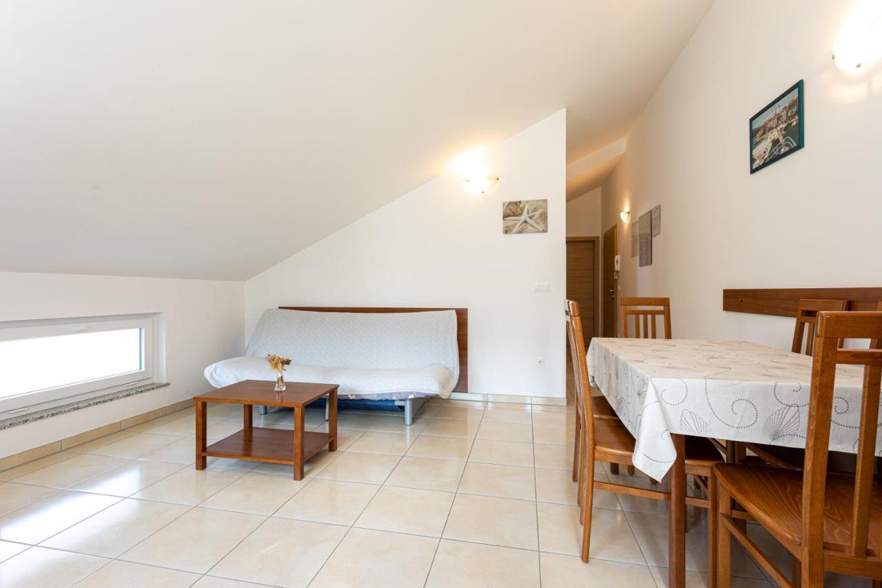 Apartments Crnekovic V Baška Extérieur photo