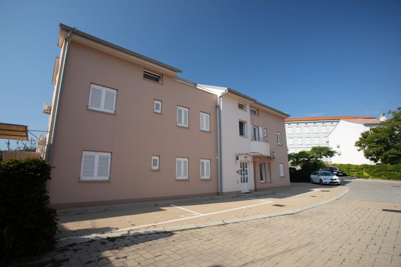 Apartments Crnekovic V Baška Extérieur photo