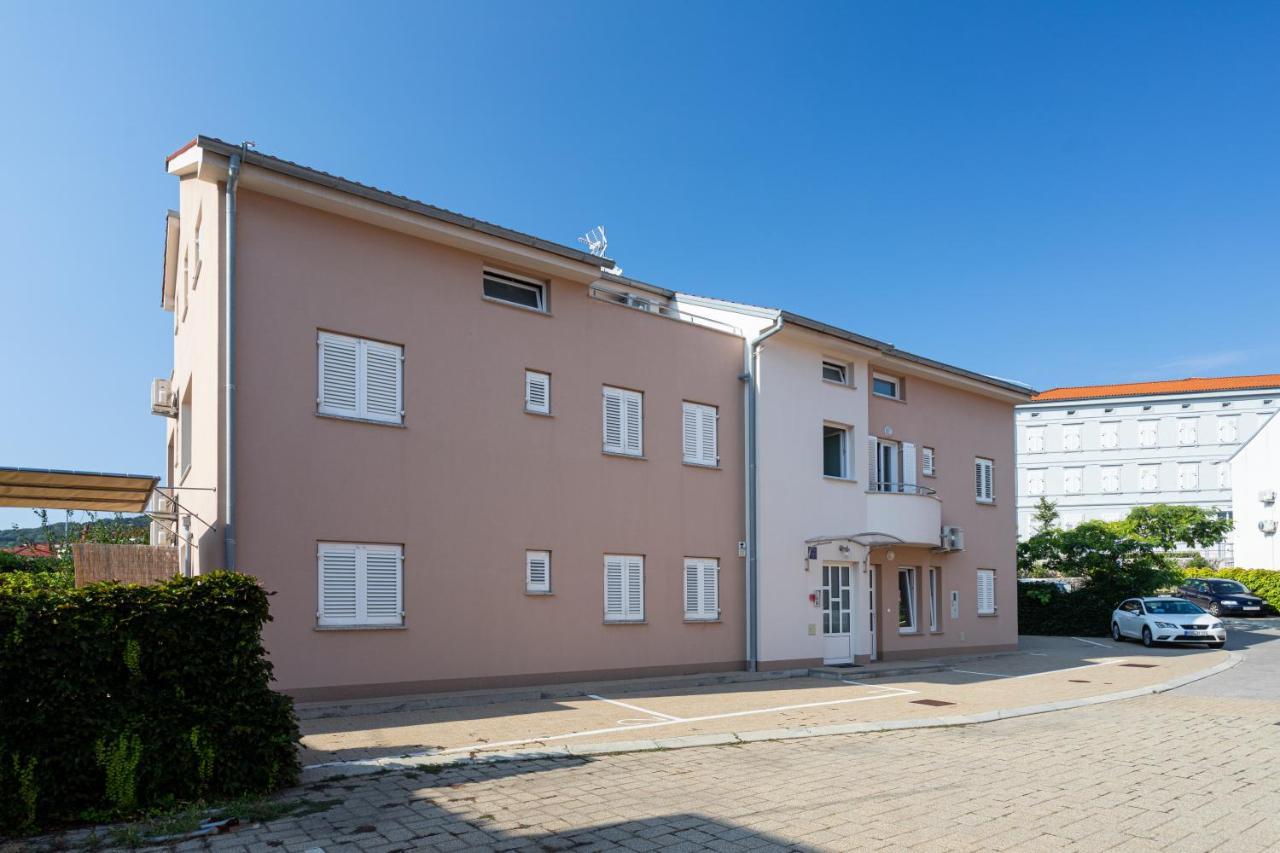 Apartments Crnekovic V Baška Extérieur photo